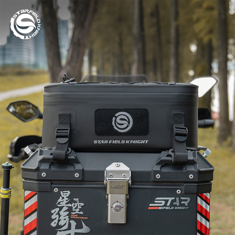 SFK Universal 13L Black Motorc - огляд і ціна Motorcycle Gear Wardrobe